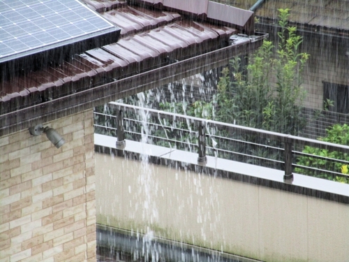 外壁塗装工事　雨天時の影響とは　247132